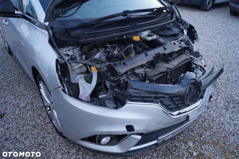 Renault Grand Scenic - 12