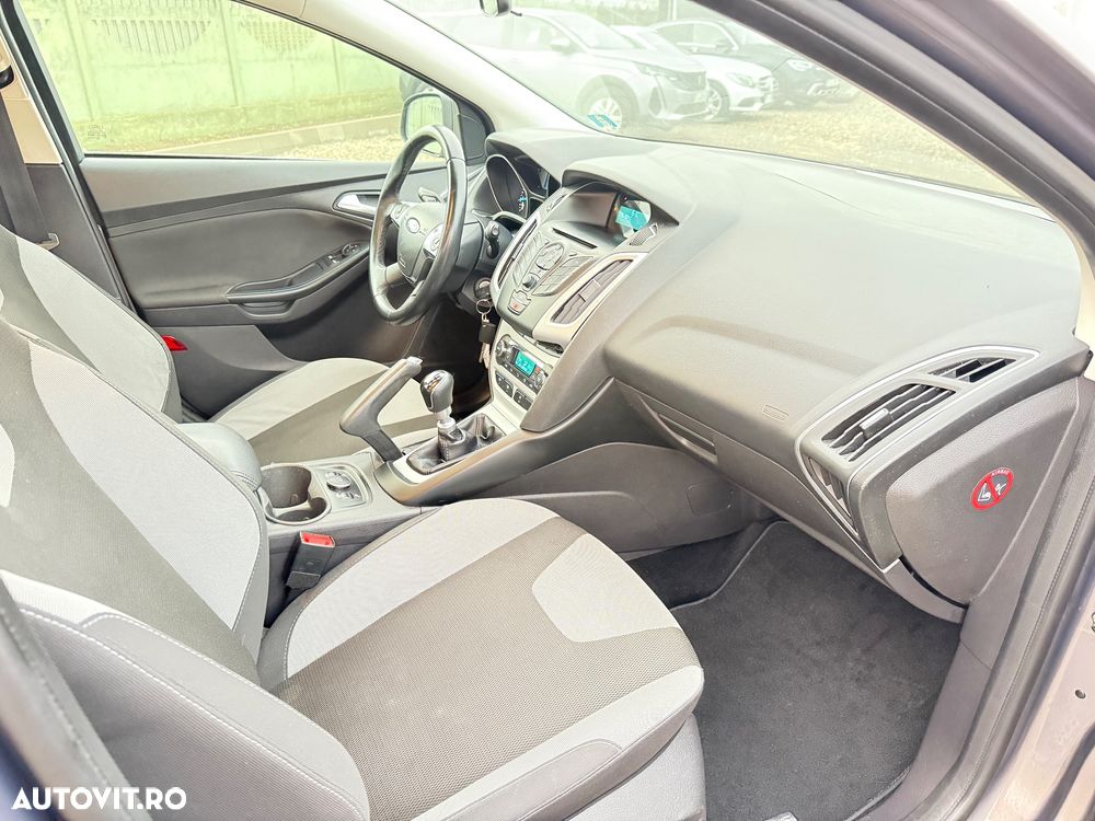 Ford Focus Turnier 1.0 EcoBoost Start-Stopp-System Titanium - 8