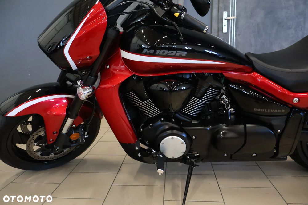 Suzuki Intruder - 26