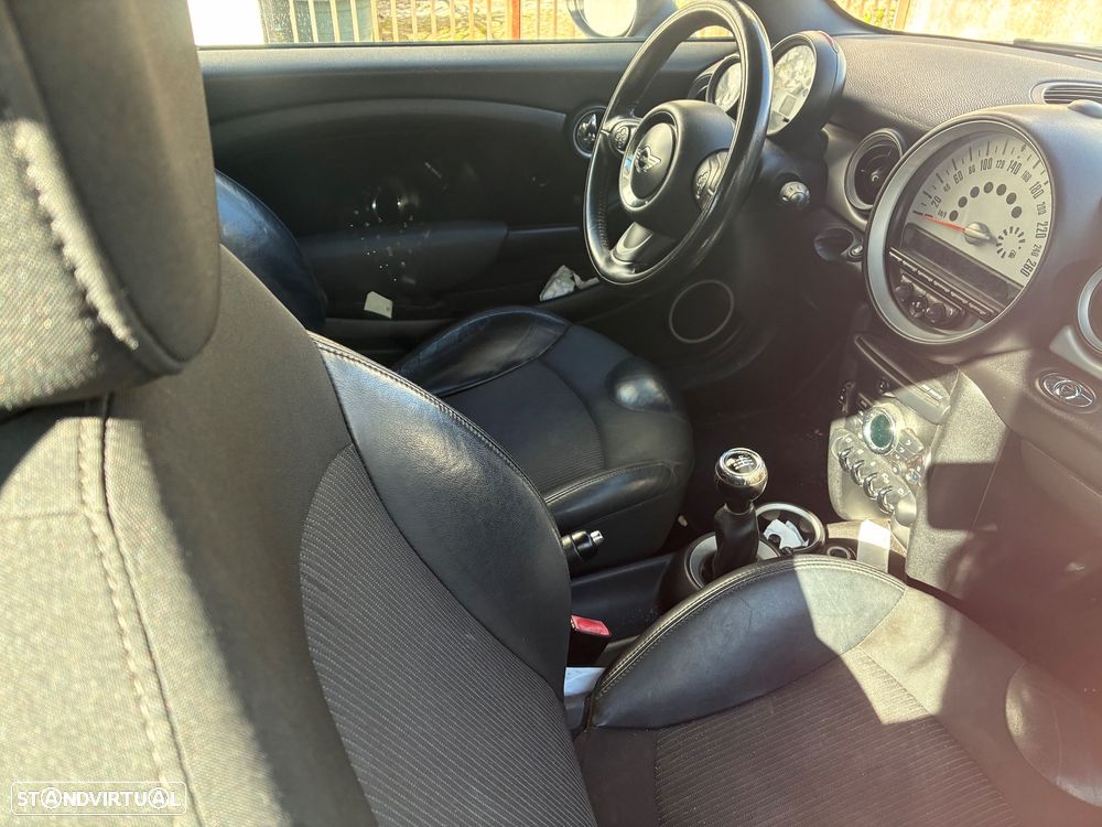 MINI Cabrio Cooper D - 4