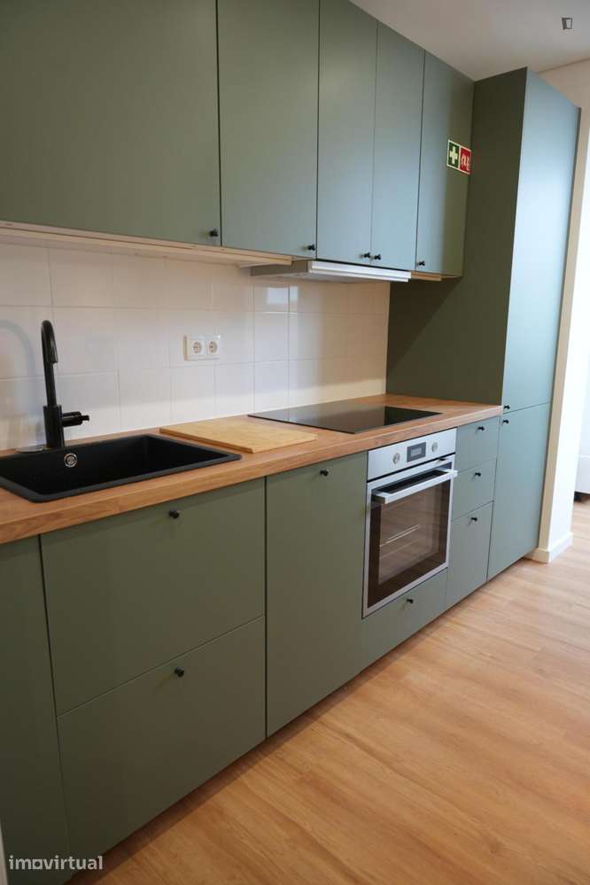 Quarto - localizado em Mafamude Porto - Grande imagem: 5/7