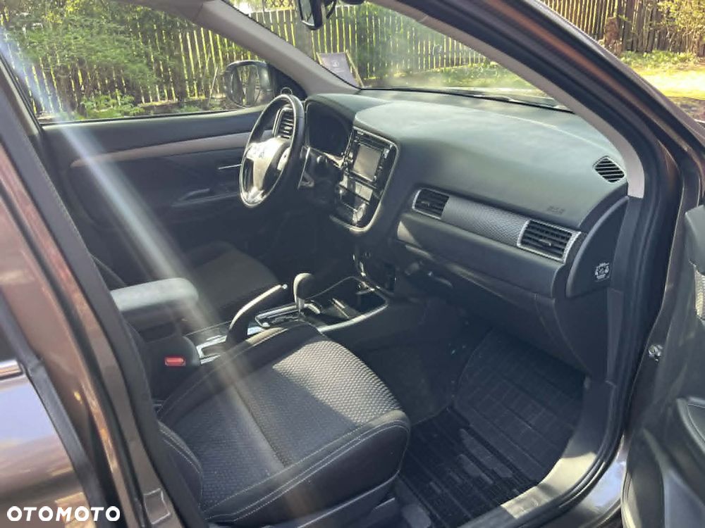 Mitsubishi Outlander 2.0 Intense Comfort 4WD CVT - 6