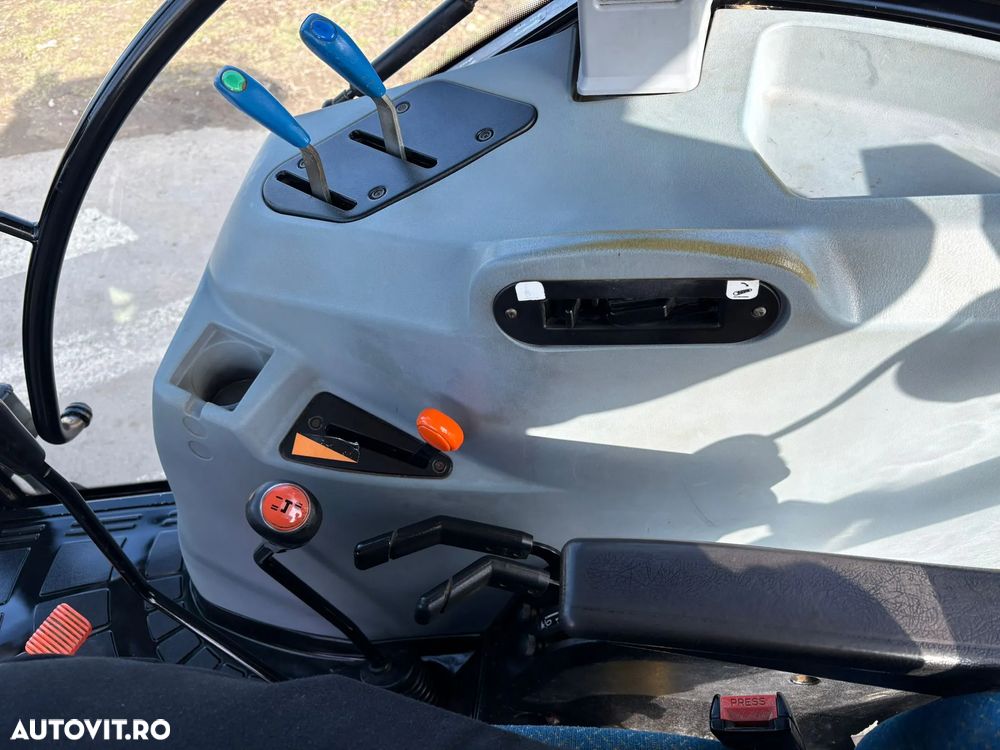 New Holland TD5.115 Tractor anul 2014 115 CP 4x4 - 8