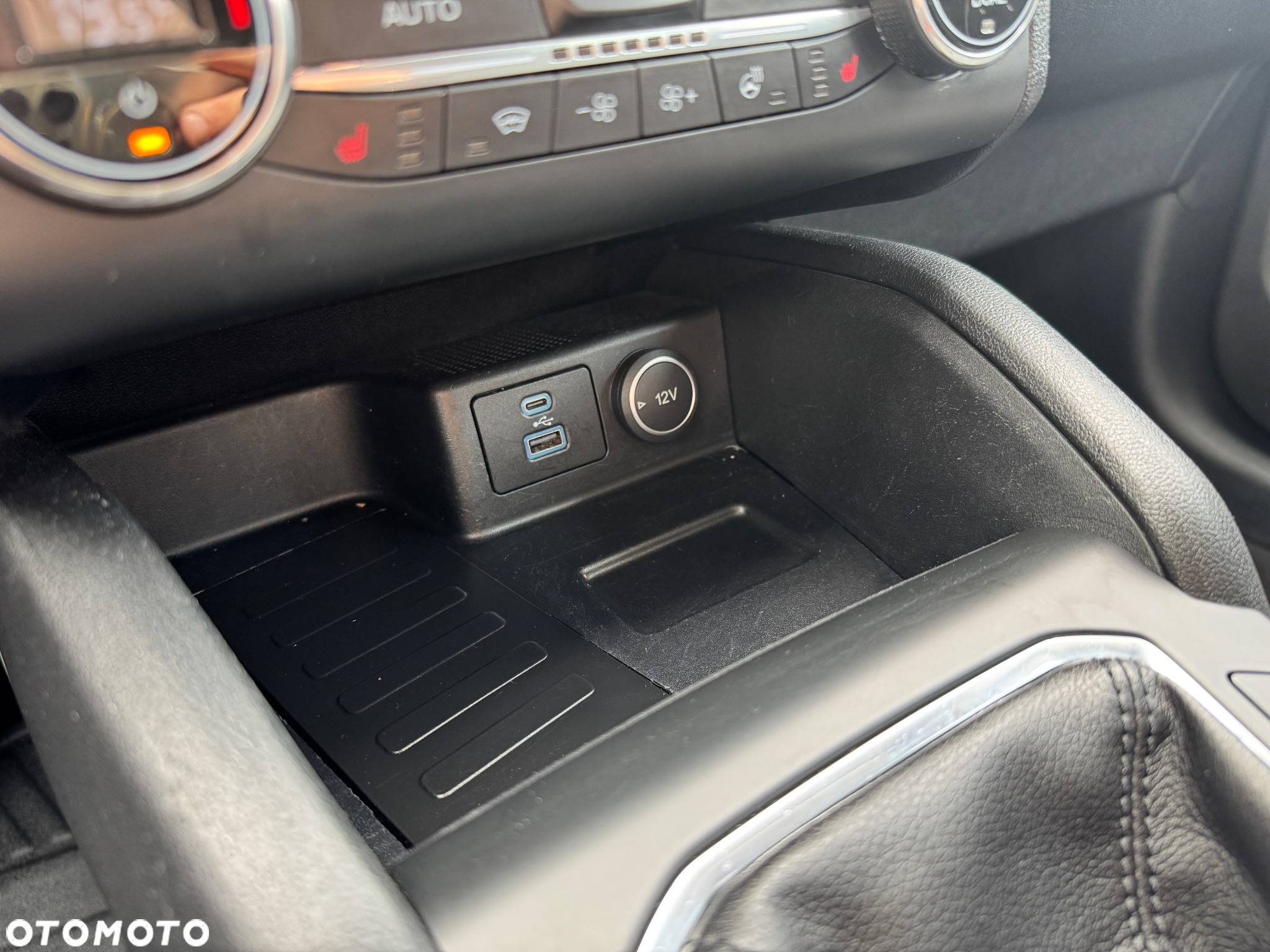 Ford Kuga - 36