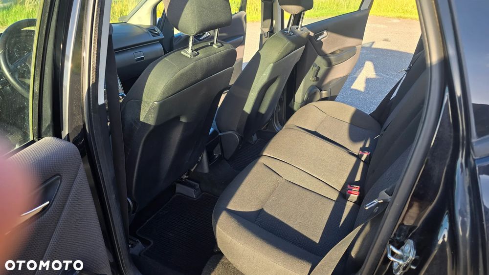 Mercedes-Benz Klasa A 160 BlueEFFICIENCY Elegance - 27