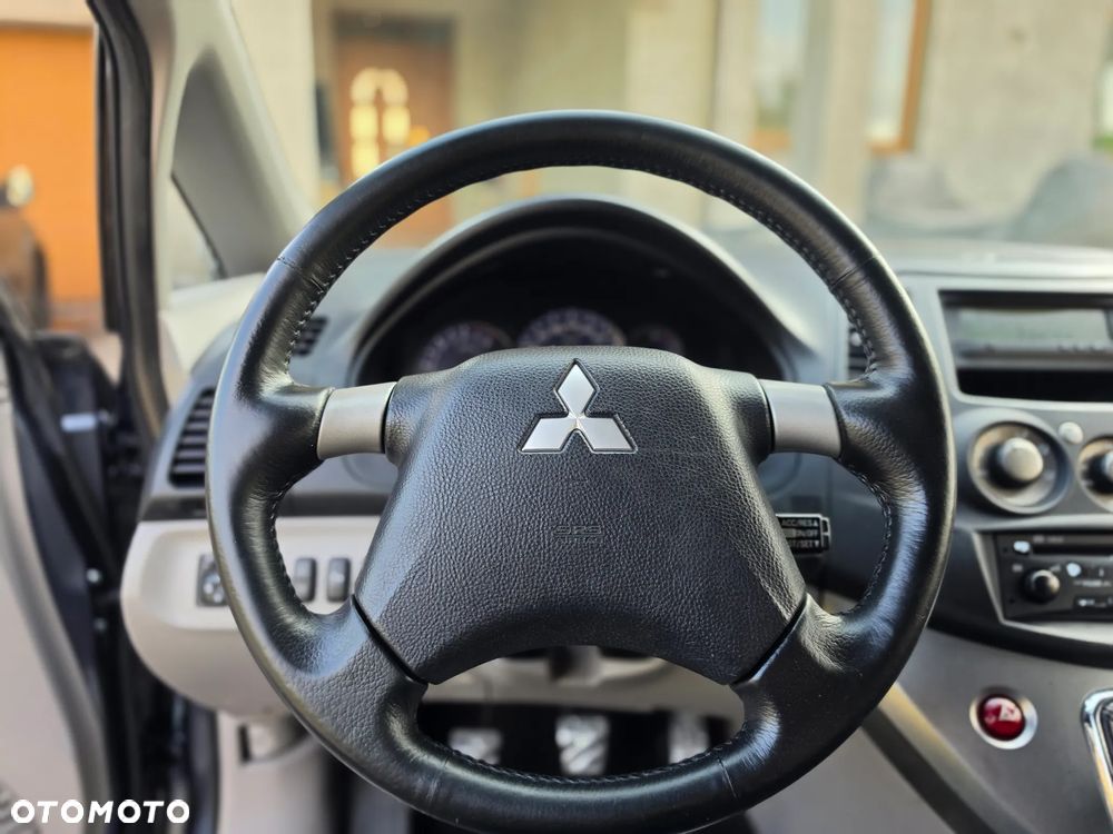 Mitsubishi Grandis - 32