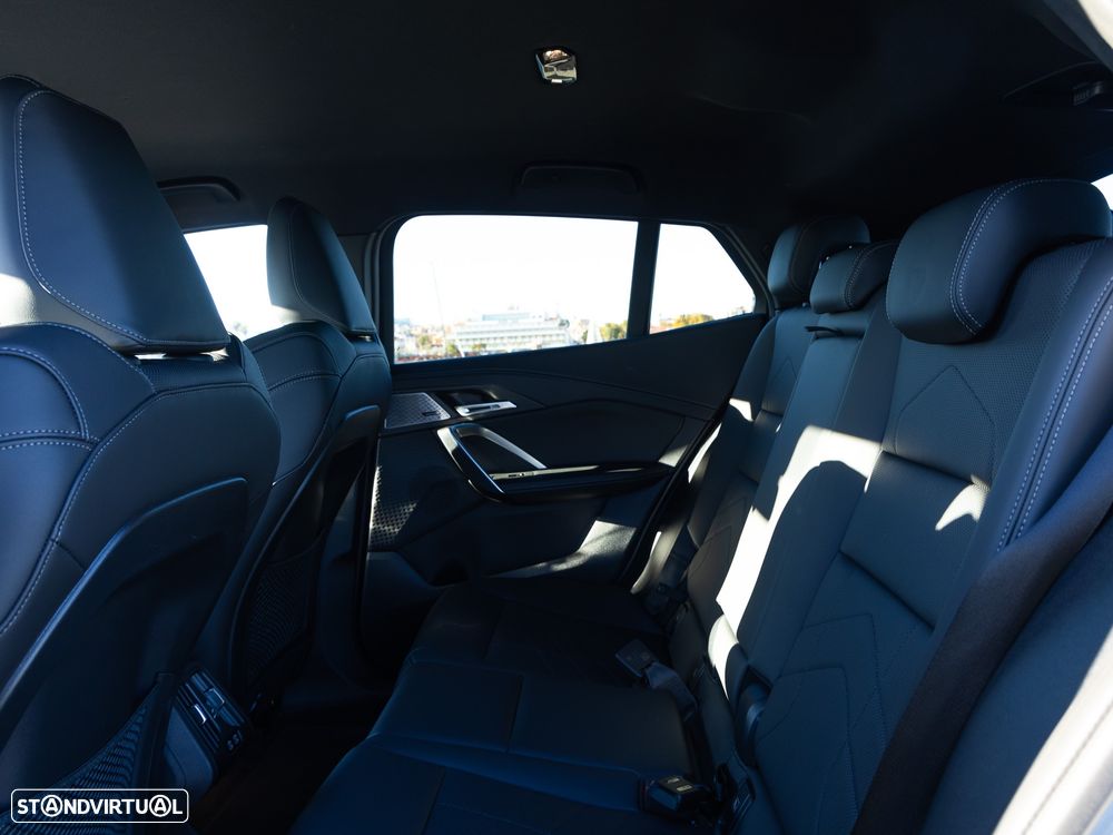 BMW iX2 eDrive20 Pack Desportivo M - 23