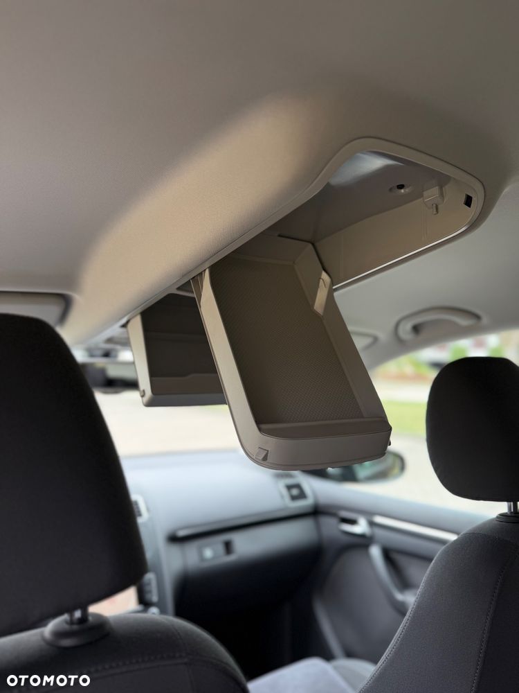 Volkswagen Touran 2.0 TDI Highline - 26