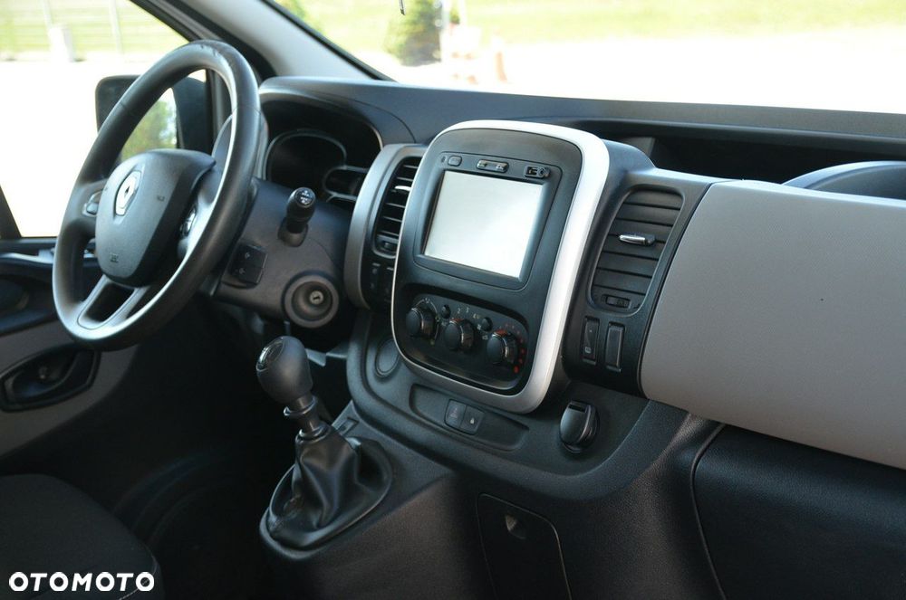 Renault Trafic - 16