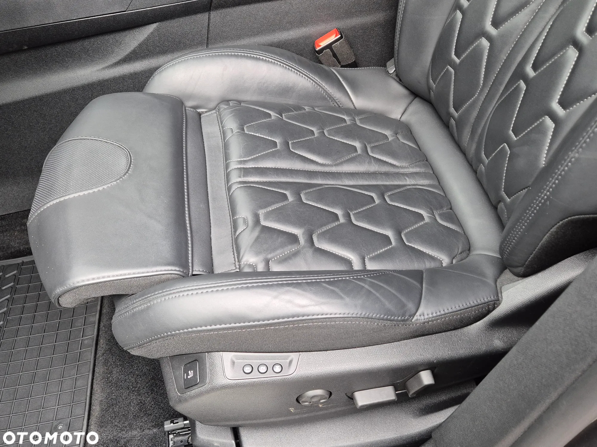 Peugeot 3008 1.6 PureTech Hybrid4 PHEV GT Pack S&S EAT8 - 8
