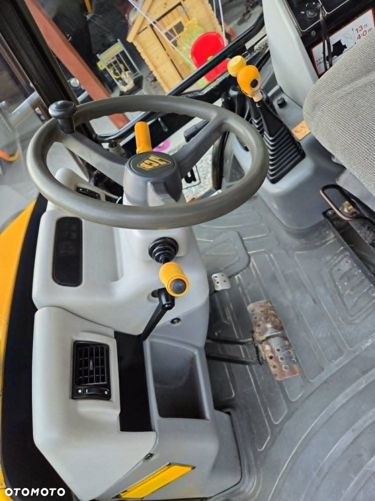 JCB 3CX - 17