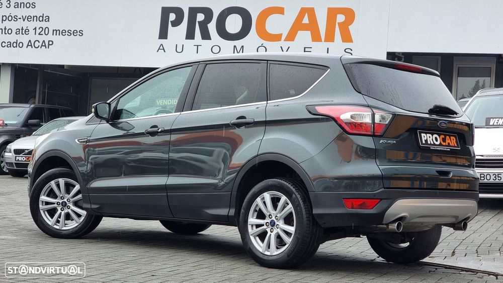 Ford Kuga 1.5 TDCi Titanium - 32