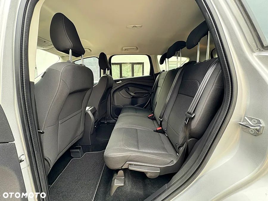 Ford Kuga 1.5 EcoBoost 2x4 Business Edition - 19