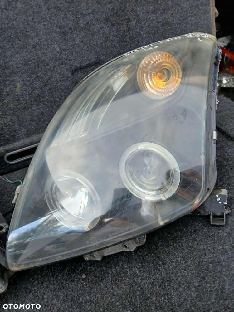 Suzuki Swift III lampa przednia lewa, prawa - 3