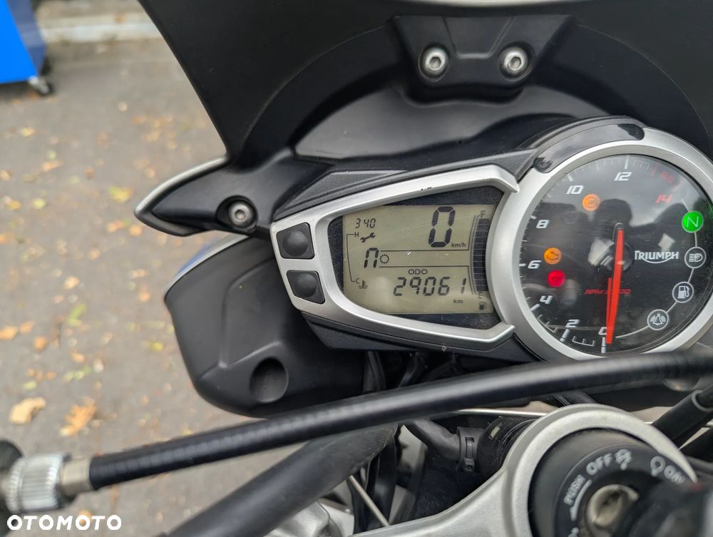 Triumph Street Triple - 6