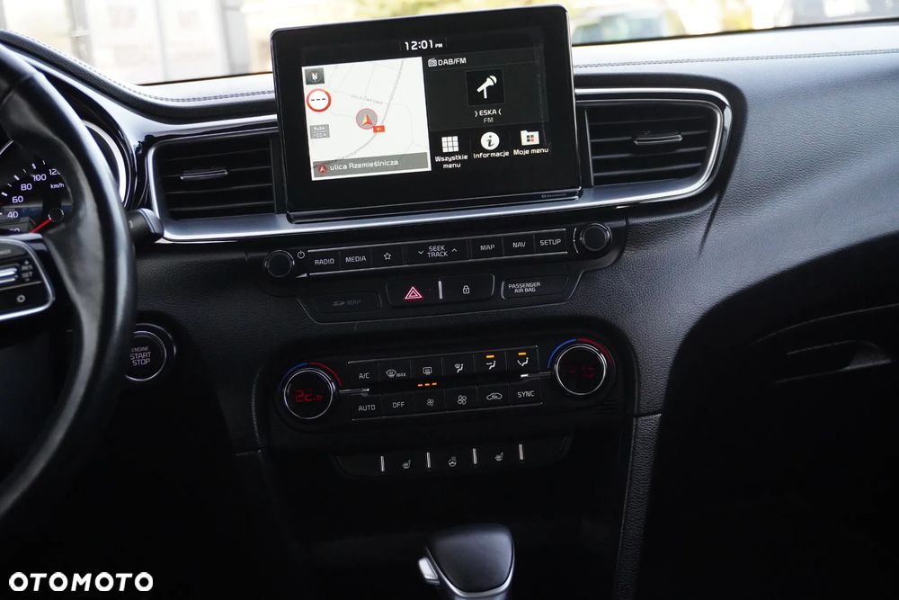 Kia Ceed 1.4 T-GDI L Business Line DCT - 17