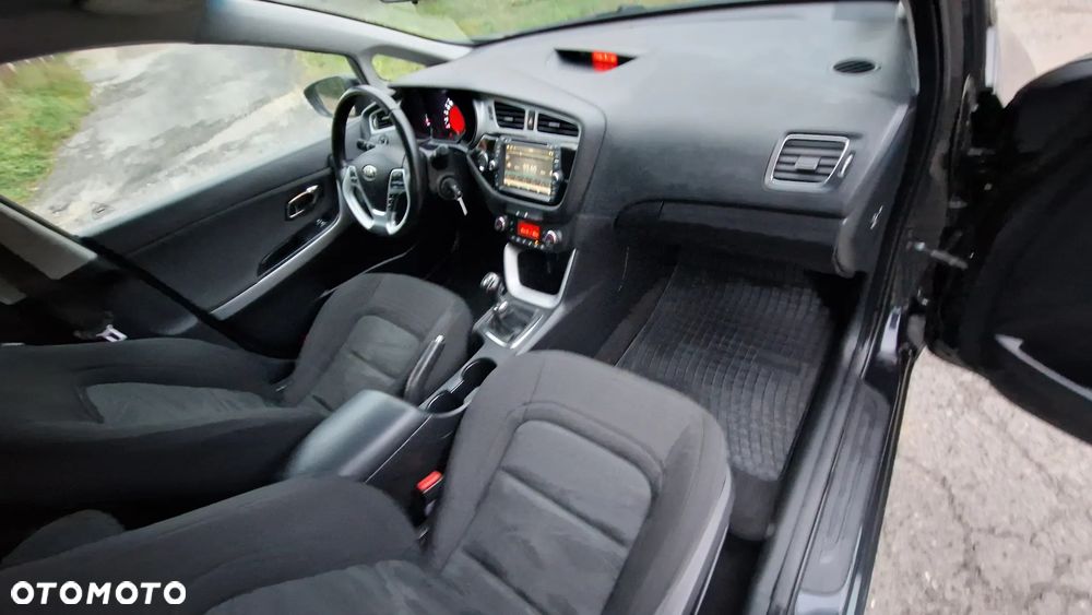 Kia Ceed 1.6 GDI Platinum Edition - 25
