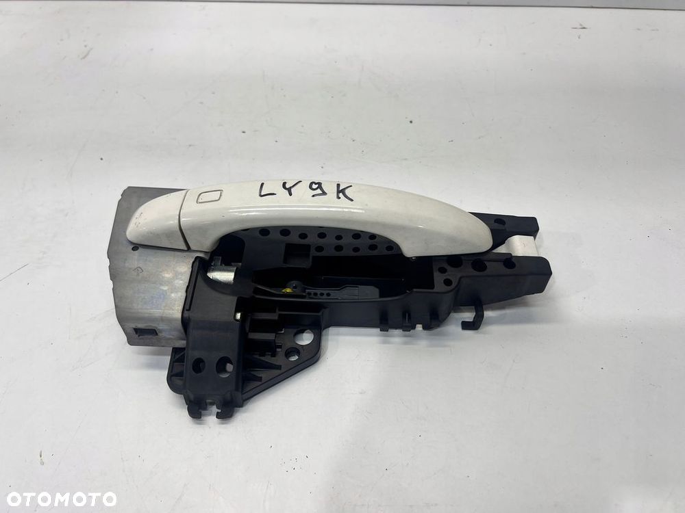 KLAMKA PRAWA AUDI A1 8X A4 B8 A5 8T Q3 Q5 8T2837886B LY9K - 1