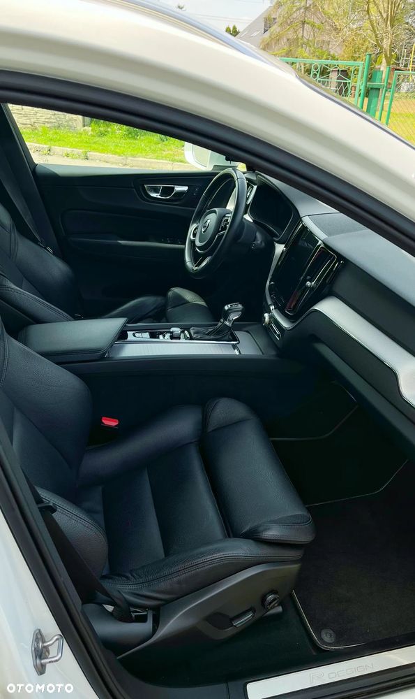 Volvo XC 60 D4 SCR R-Design - 24