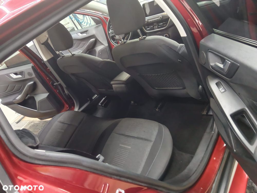 Ford Focus 1.5 EcoBoost Active - 17