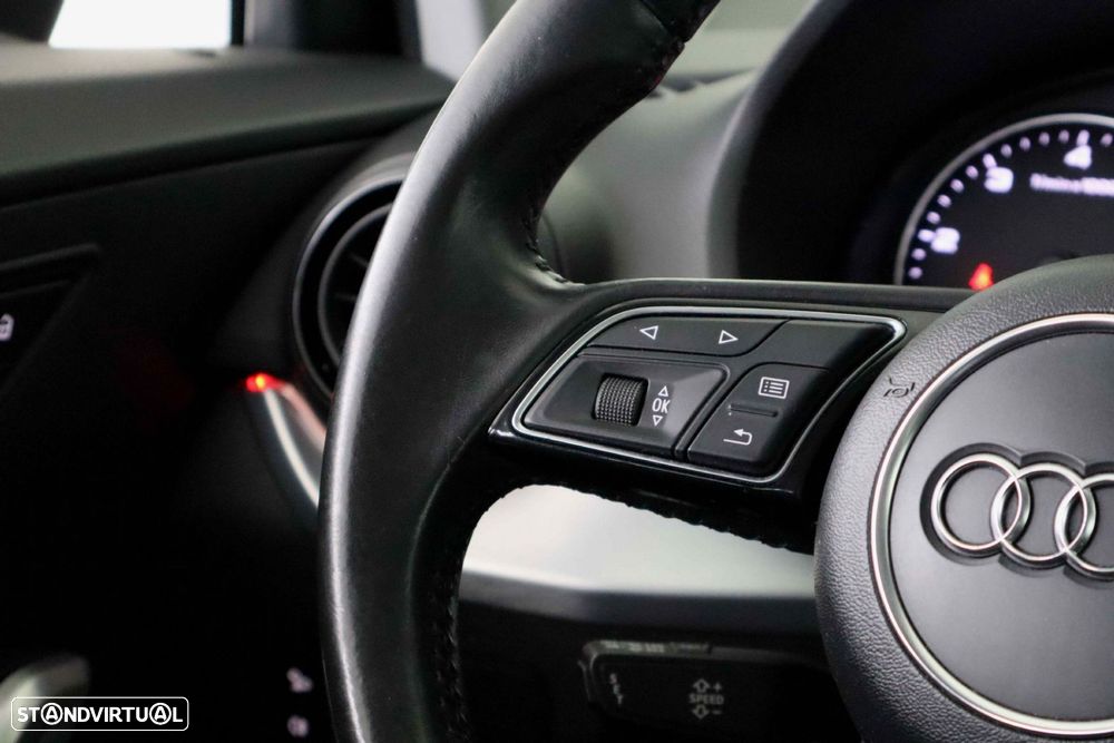 Audi Q2 1.6 TDI Design - 15