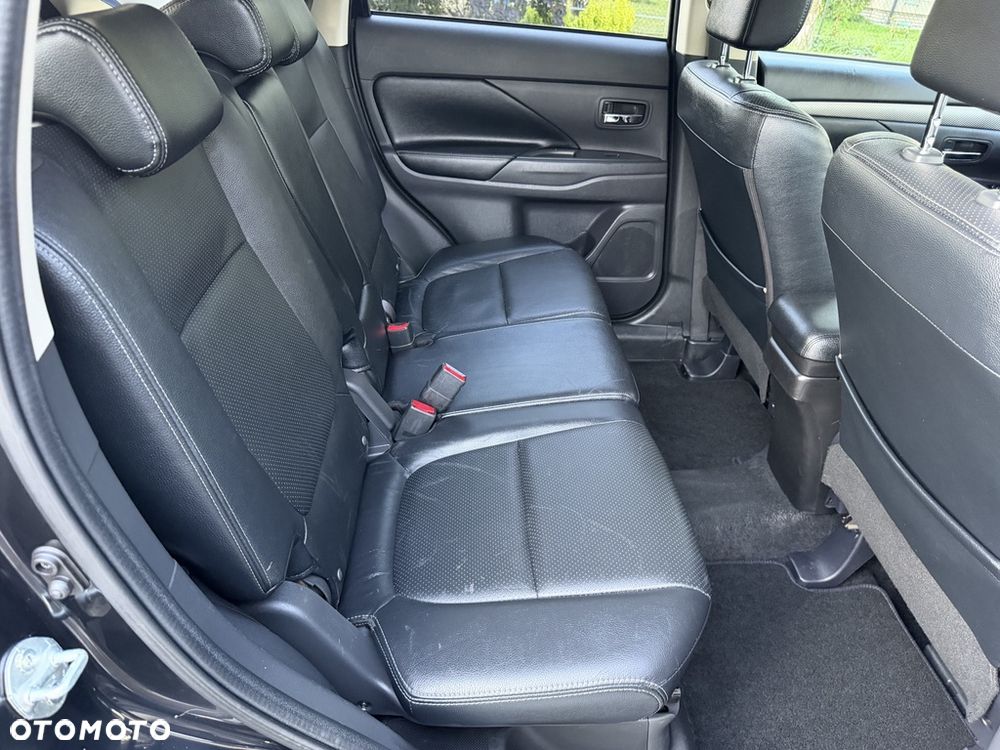 Mitsubishi Outlander 2.0 4WD CVT Diamant+ - 34