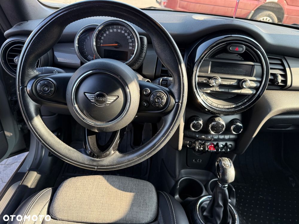 MINI Cooper Standard - 10