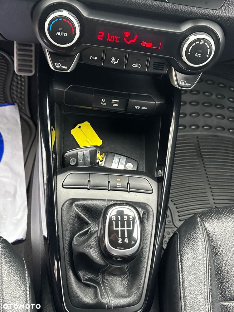 Kia Rio 1.0 T-GDI 100 Dream-Team Edition - 23