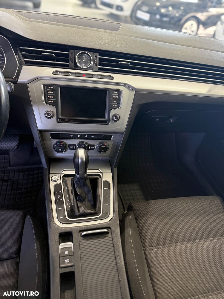 Volkswagen Passat 2.0 TDI SCR DSG BlueMotion Comfortline - 12