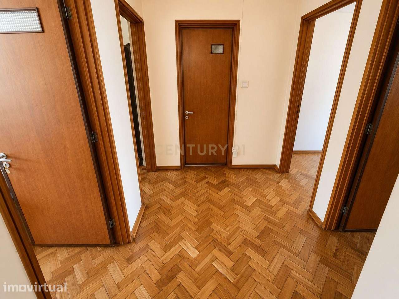 Apartamento T5 usado, com 2 lugares de Garagem e Arrumos - Paranhos - Grande imagem: 2/18