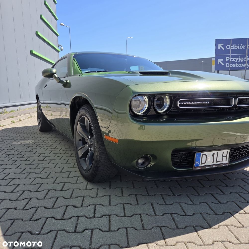 Dodge Challenger - 8