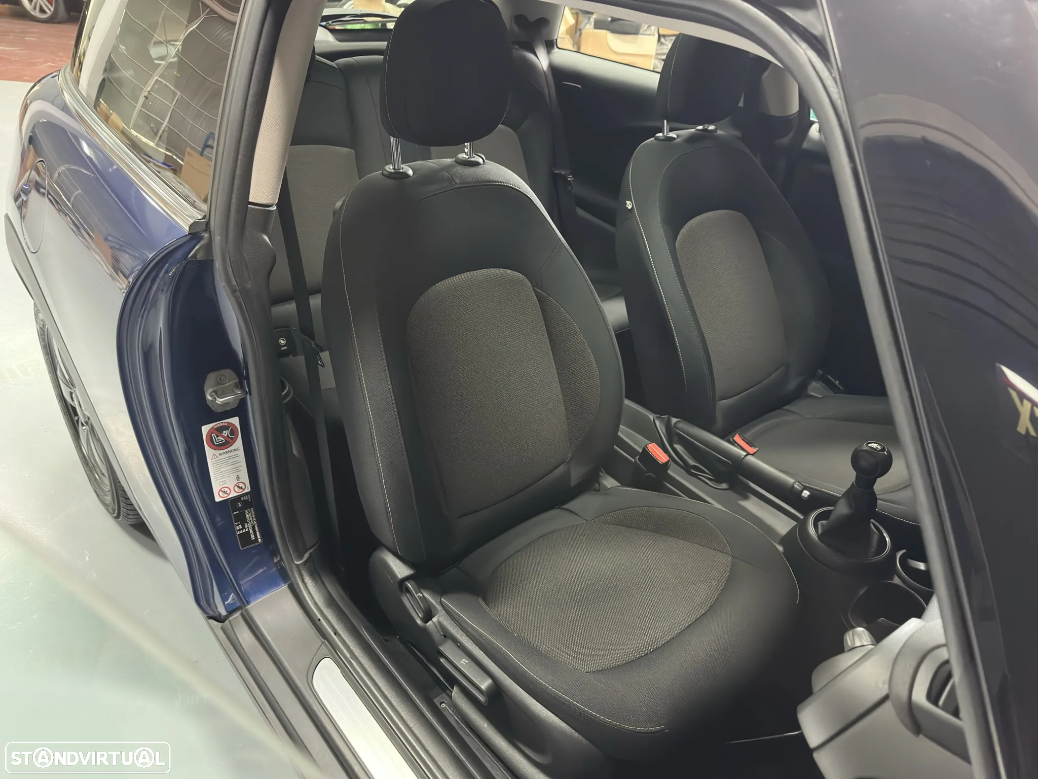 MINI 3 Portas One D - 16