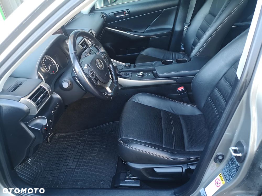 Lexus IS 200t Executive Line - 15