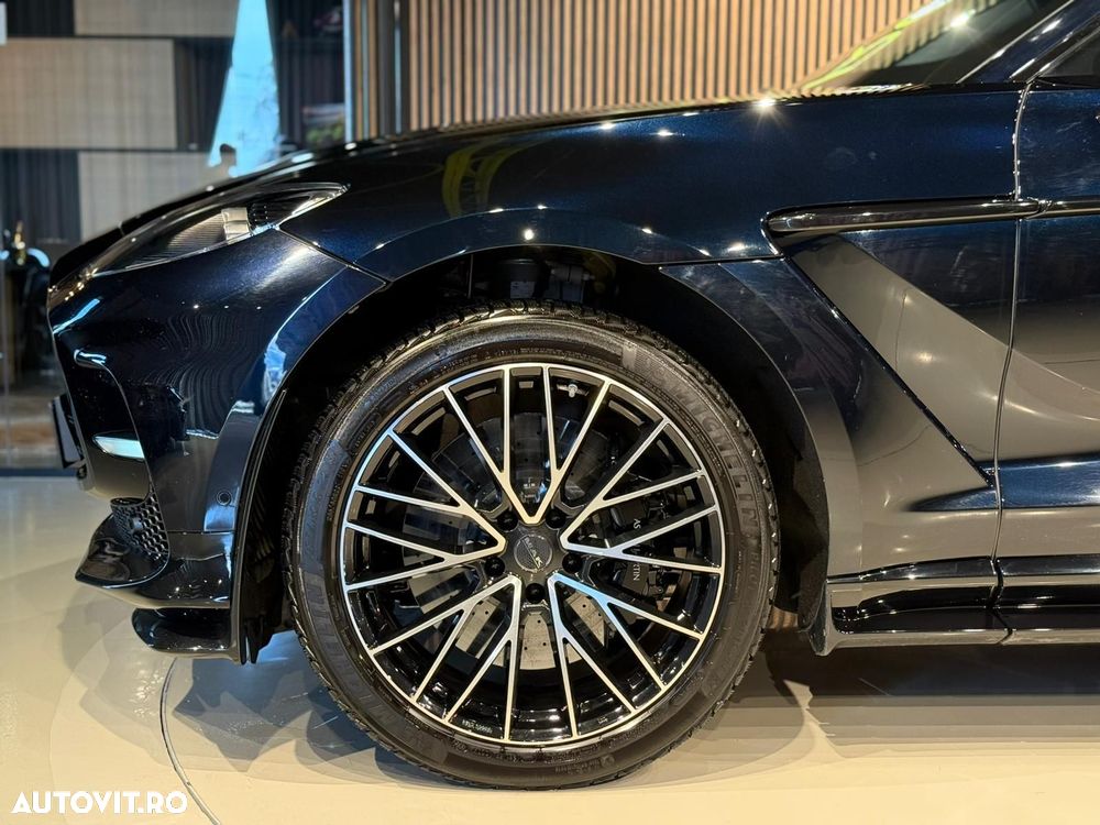 Aston Martin DBX - 16