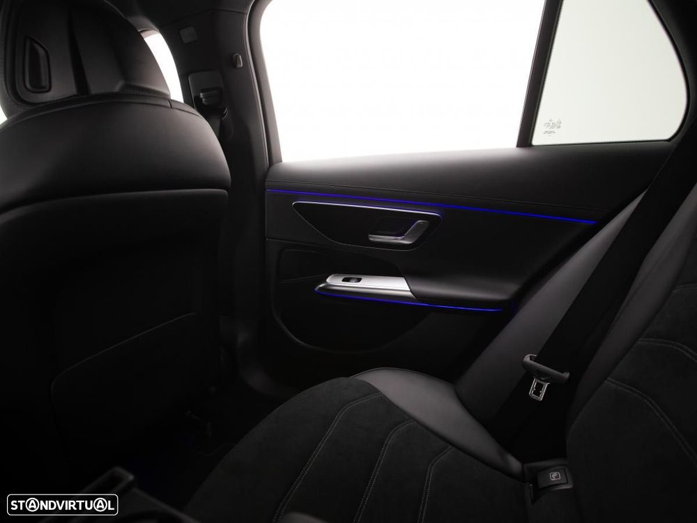 Mercedes-Benz E 300 de AMG Line - 29