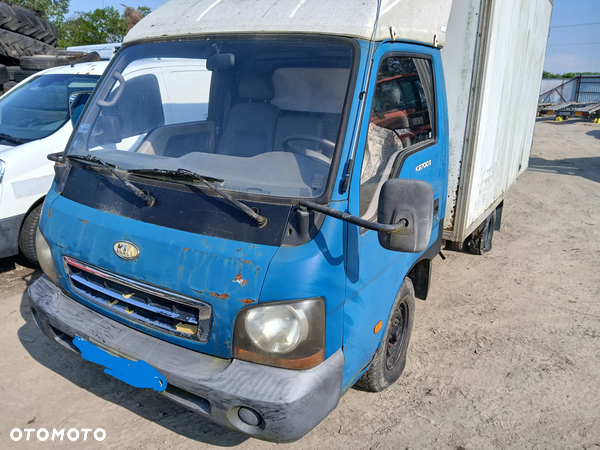 kia K2700 silnik 2.7 TCI skrzynia napęd sanki belka wahacz wahacze zacisk zaciski zwrotnica piasta