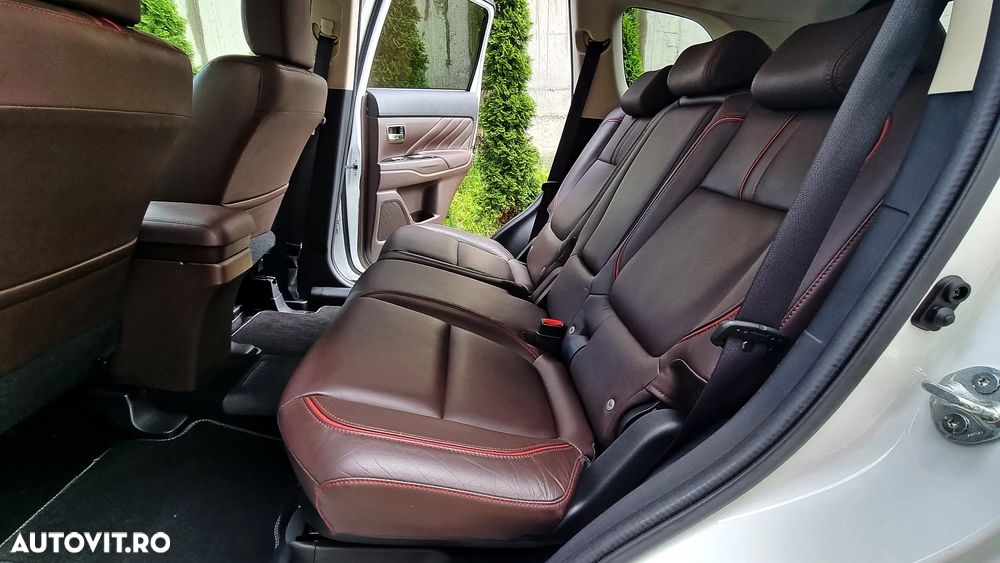 Mitsubishi Outlander 2.0 4WD - 16