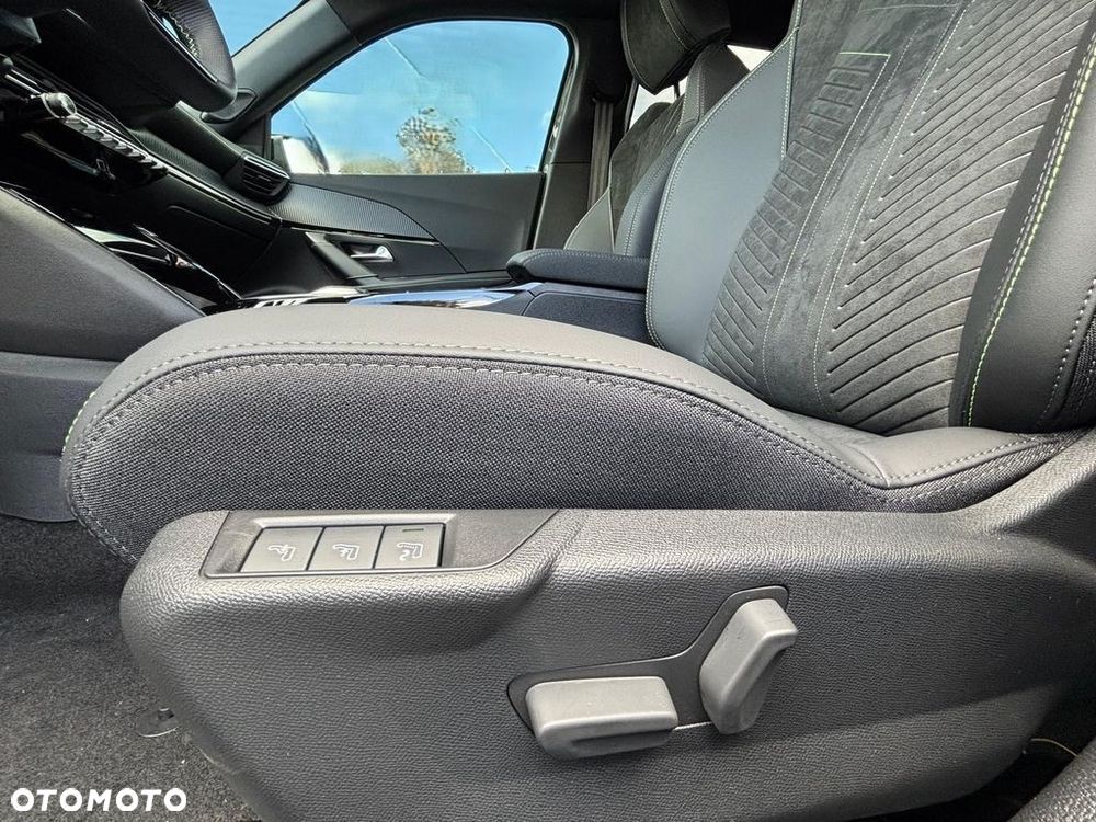 Peugeot 2008 PureTech mHEV GT e-DCS6 - 7