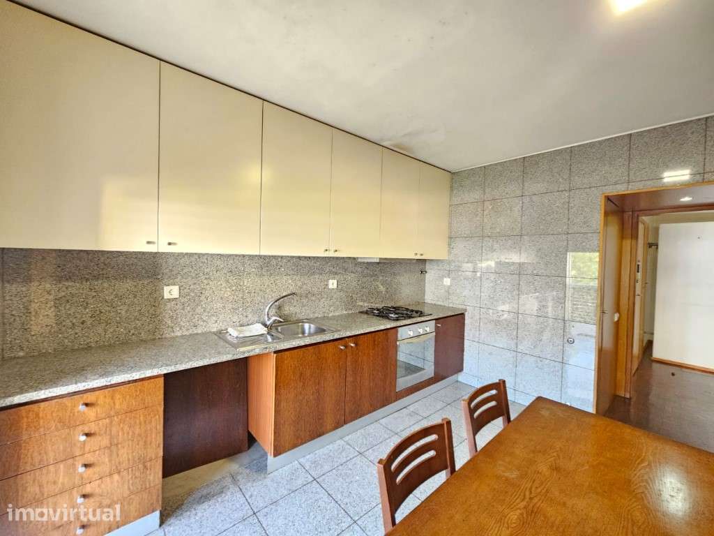 Apartamento T2 na Praça de Bom Nome - Vila das Aves - Grande imagem: 4/33