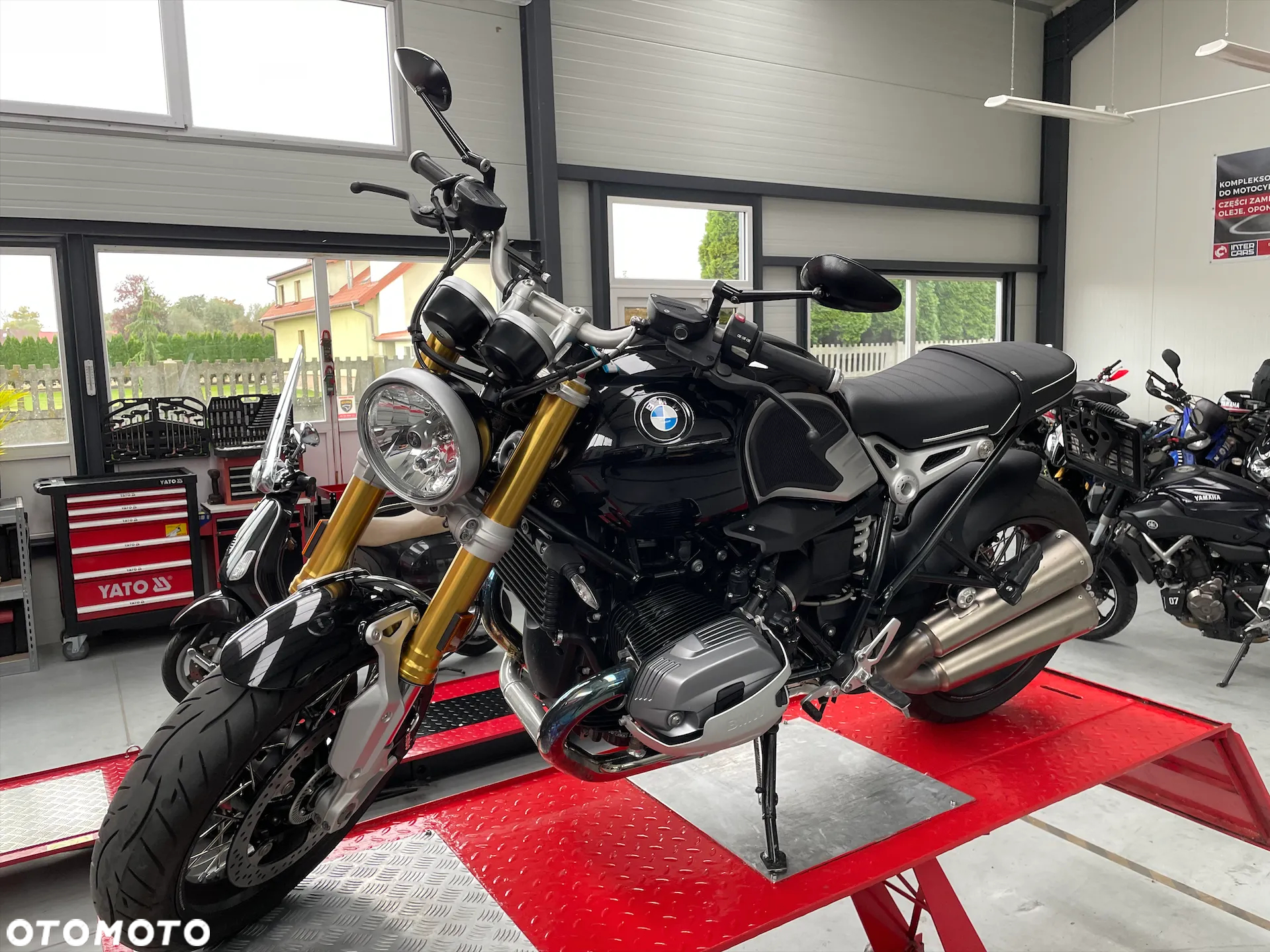 BMW R - 26