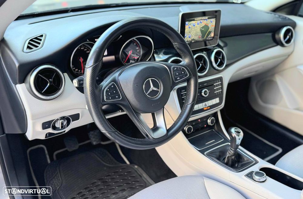 Mercedes-Benz CLA 180 d BlueEFFICIENCY Edition - 9