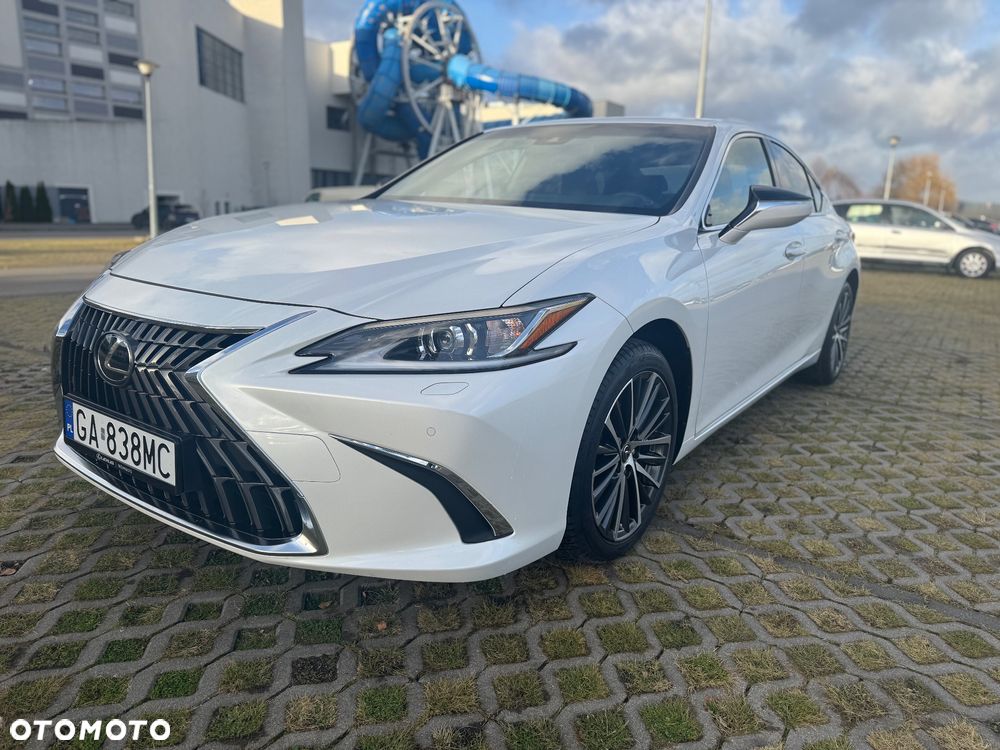 Lexus ES 300h Business Edition - 2