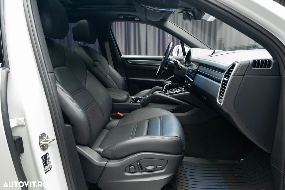 Porsche Cayenne E-Hybrid Tiptronic S Platinum Edition - 19