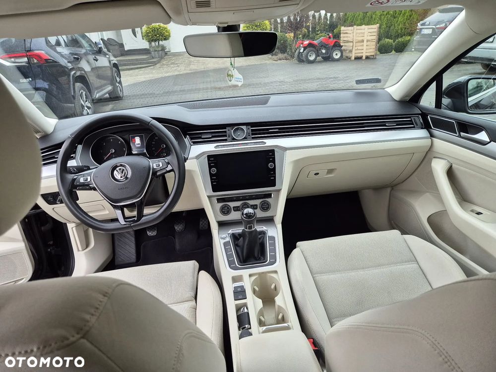 Volkswagen Passat Variant - 33
