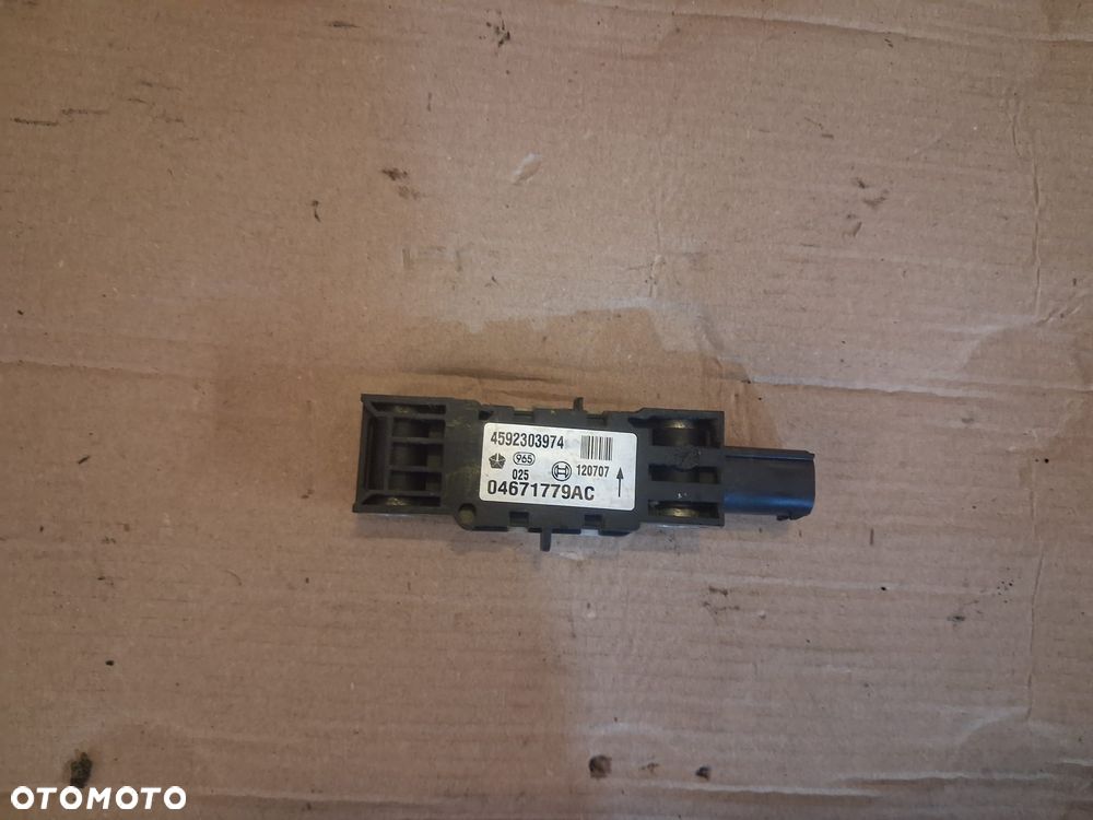 Czujnik uderzeniowy CHRYSLER 300C  04671779AC  OE - 1