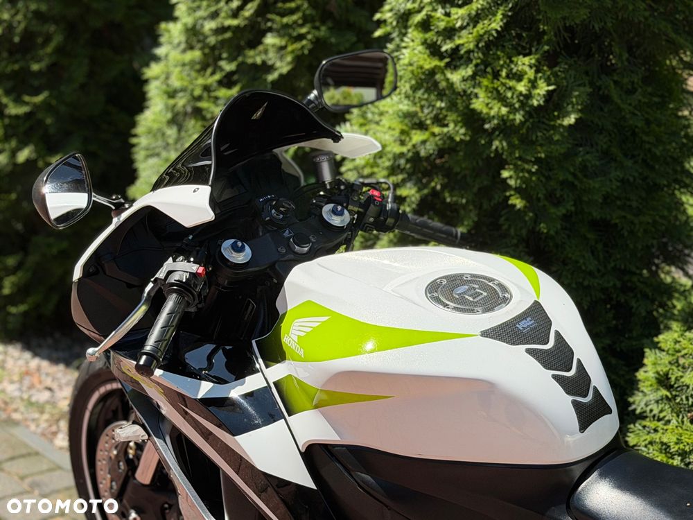Honda CBR - 15