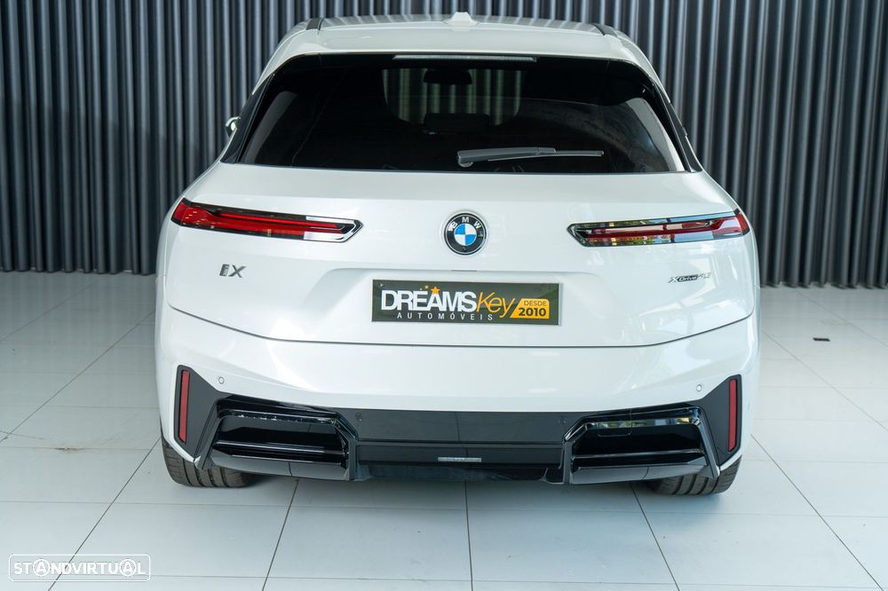 BMW iX xDrive 45 Pack Desportivo - 27
