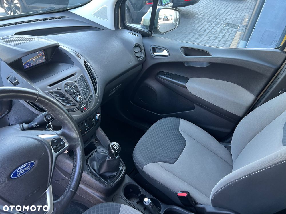 Ford Tourneo Courier - 11