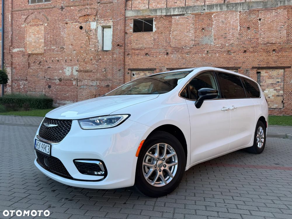 Chrysler Pacifica - 3
