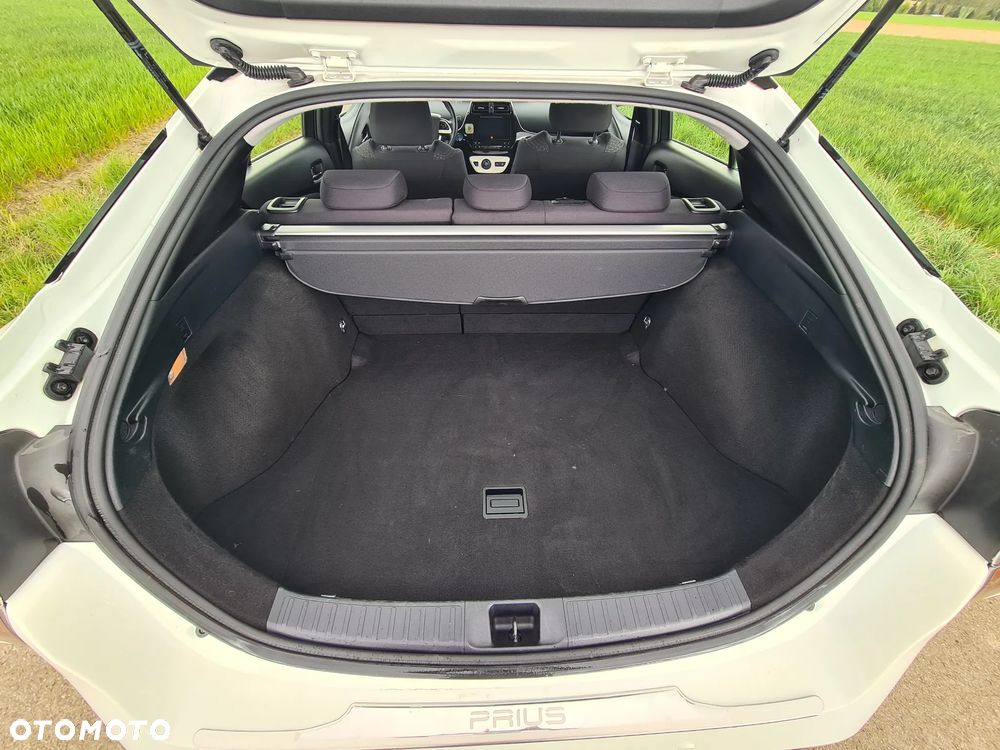 Toyota Prius Hybrid Executive - 30